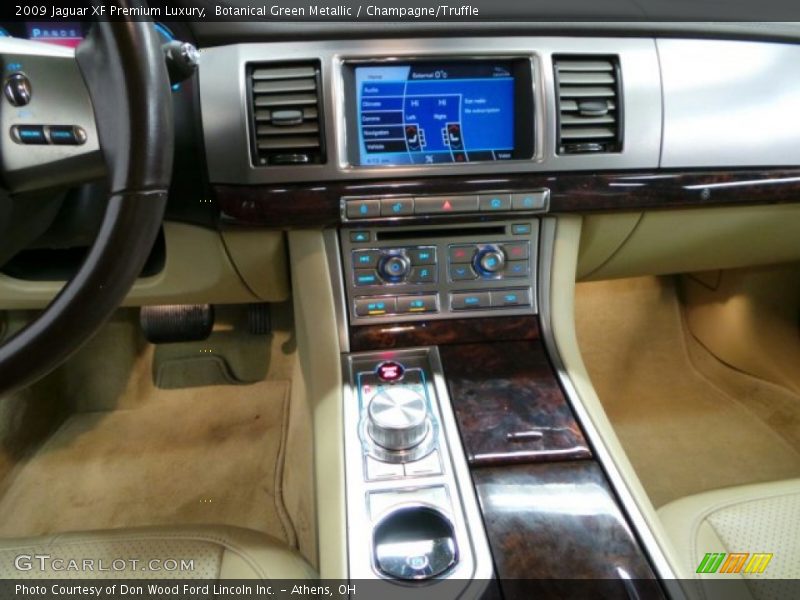Botanical Green Metallic / Champagne/Truffle 2009 Jaguar XF Premium Luxury