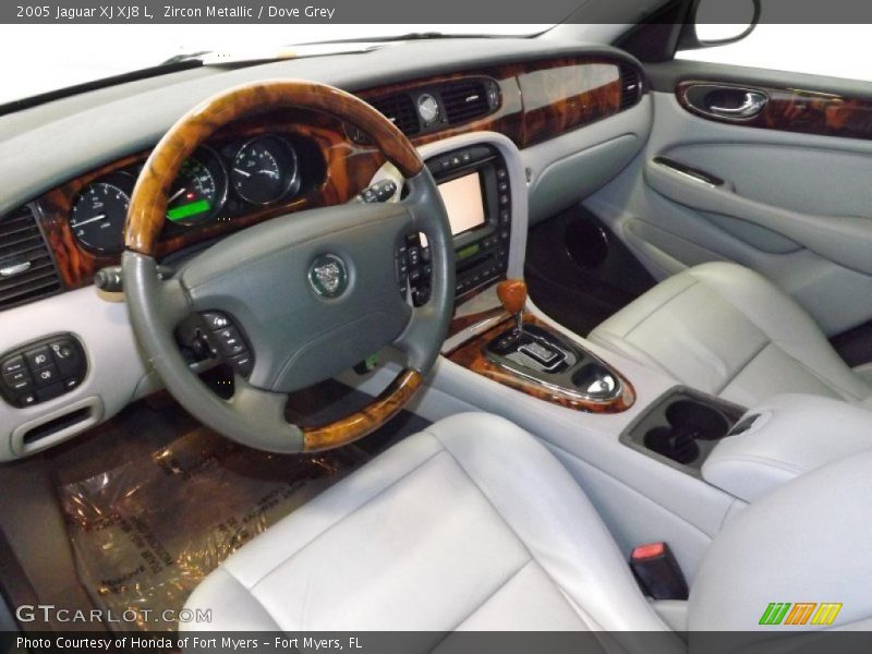 Zircon Metallic / Dove Grey 2005 Jaguar XJ XJ8 L