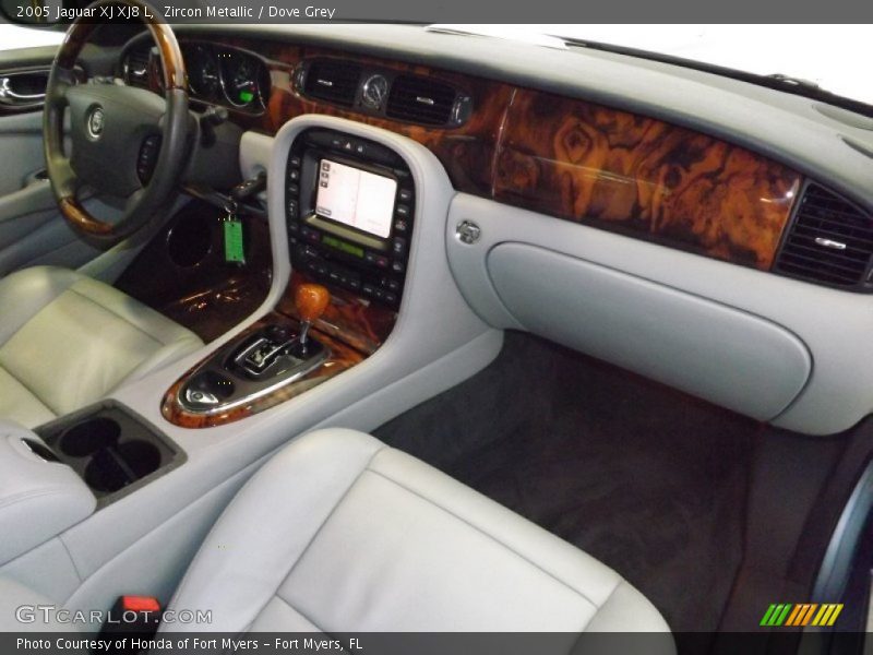 Zircon Metallic / Dove Grey 2005 Jaguar XJ XJ8 L