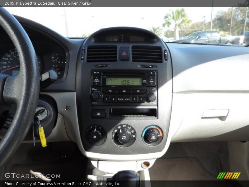 Clear Silver / Gray 2005 Kia Spectra EX Sedan