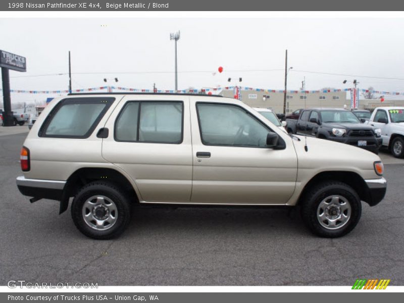 Beige Metallic / Blond 1998 Nissan Pathfinder XE 4x4