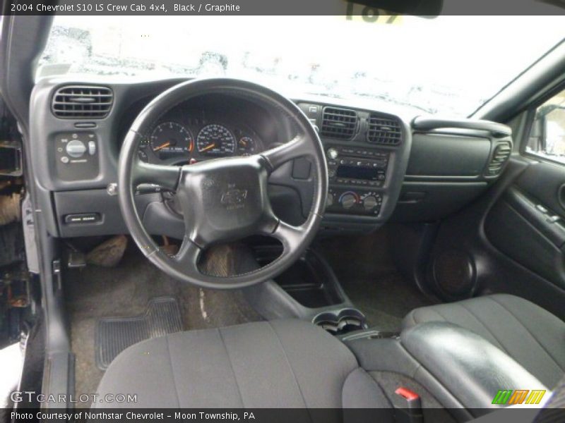 Black / Graphite 2004 Chevrolet S10 LS Crew Cab 4x4