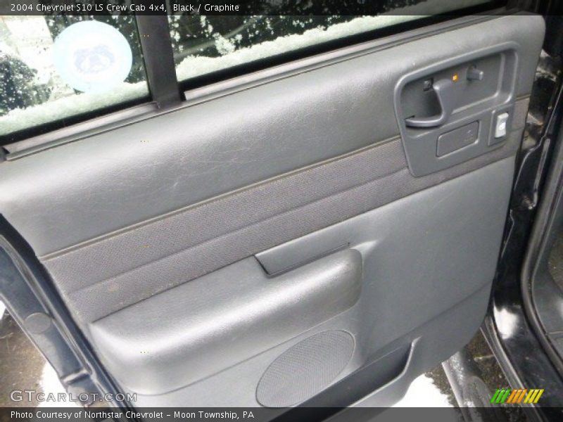 Black / Graphite 2004 Chevrolet S10 LS Crew Cab 4x4