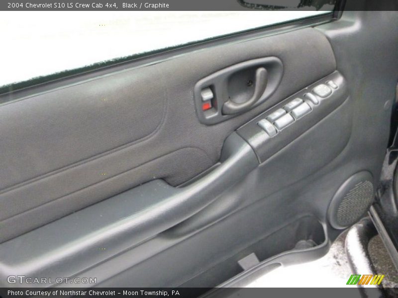Black / Graphite 2004 Chevrolet S10 LS Crew Cab 4x4