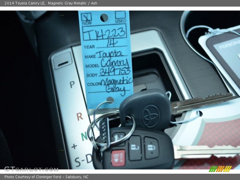 Magnetic Gray Metallic / Ash 2014 Toyota Camry LE