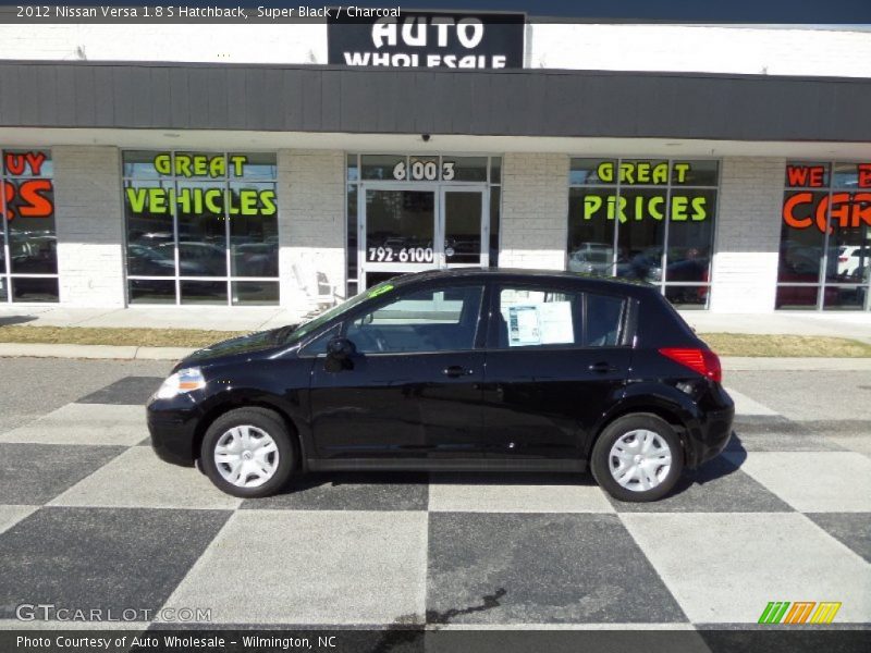 Super Black / Charcoal 2012 Nissan Versa 1.8 S Hatchback