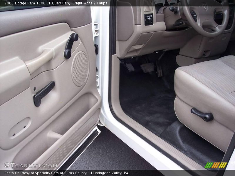 Bright White / Taupe 2003 Dodge Ram 1500 ST Quad Cab