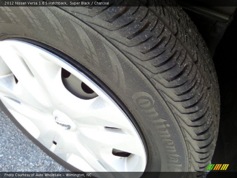 Super Black / Charcoal 2012 Nissan Versa 1.8 S Hatchback