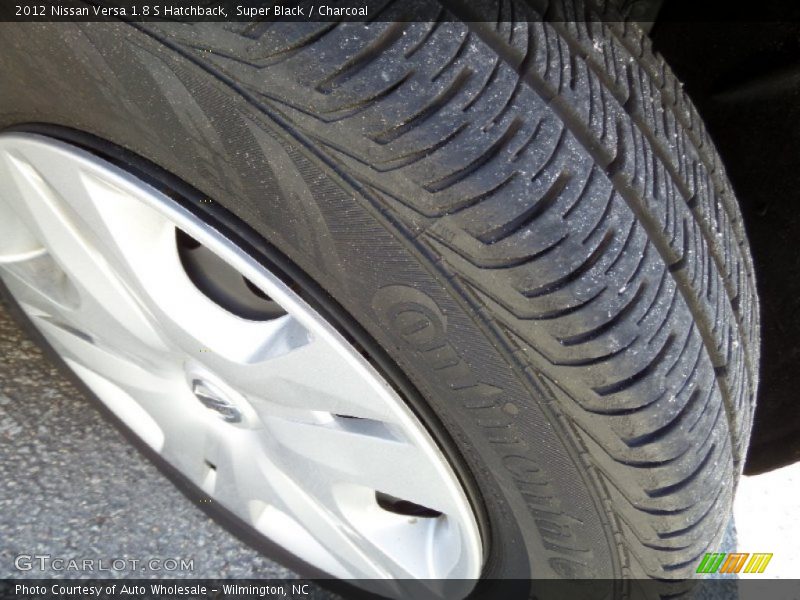 Super Black / Charcoal 2012 Nissan Versa 1.8 S Hatchback