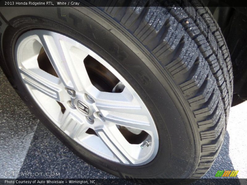 White / Gray 2013 Honda Ridgeline RTL