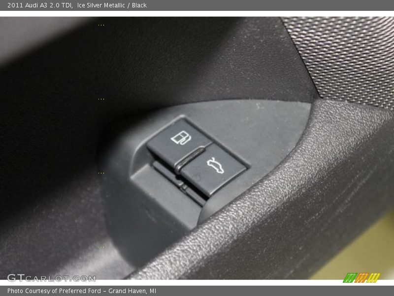 Ice Silver Metallic / Black 2011 Audi A3 2.0 TDI