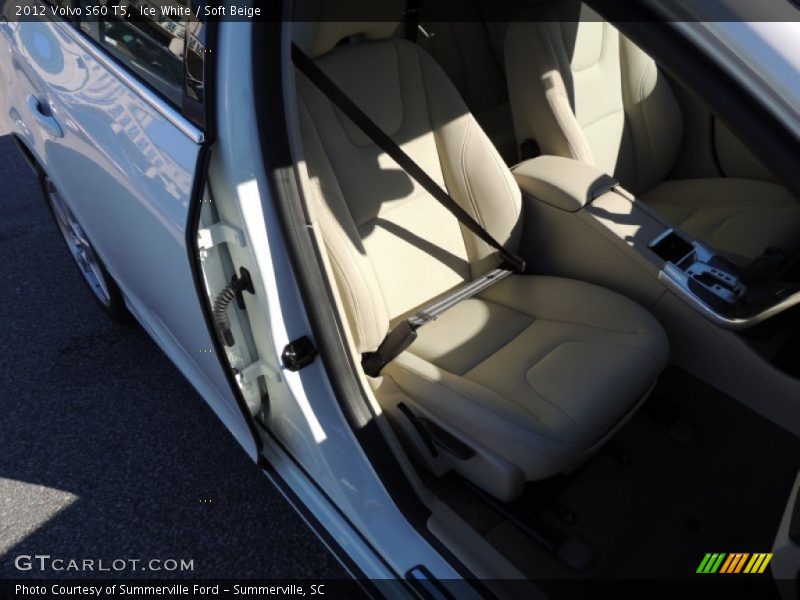 Ice White / Soft Beige 2012 Volvo S60 T5