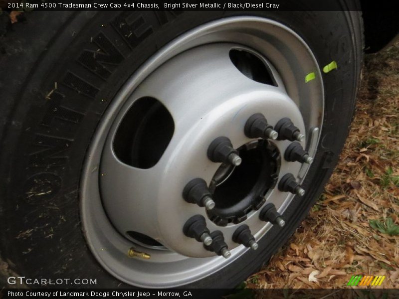  2014 4500 Tradesman Crew Cab 4x4 Chassis Wheel