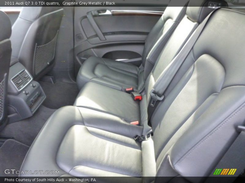 Rear Seat of 2011 Q7 3.0 TDI quattro