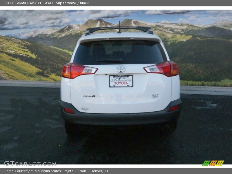 Super White / Black 2014 Toyota RAV4 XLE AWD