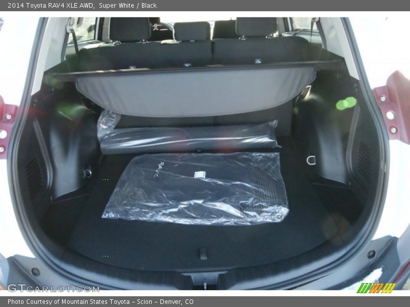 Super White / Black 2014 Toyota RAV4 XLE AWD
