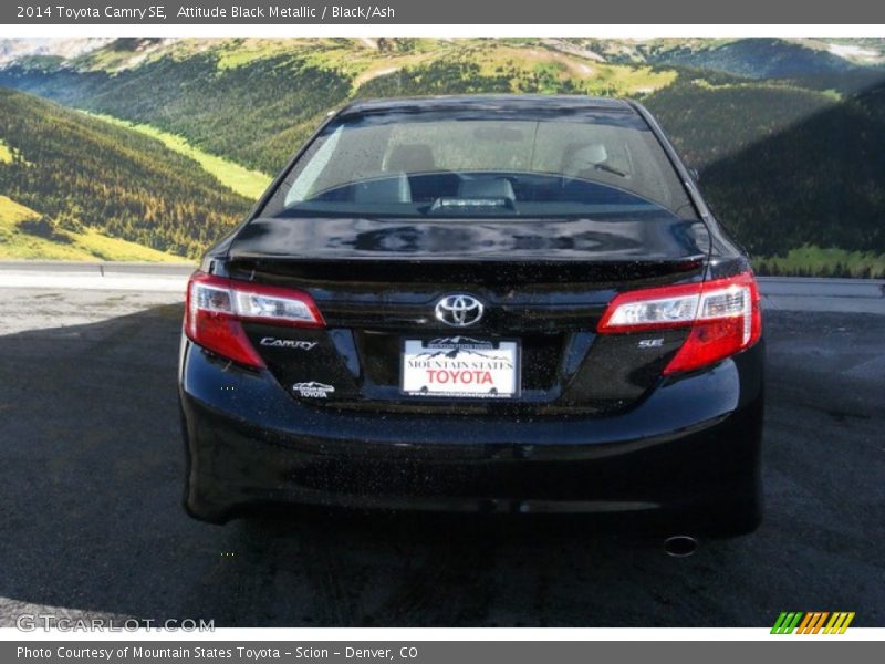 Attitude Black Metallic / Black/Ash 2014 Toyota Camry SE