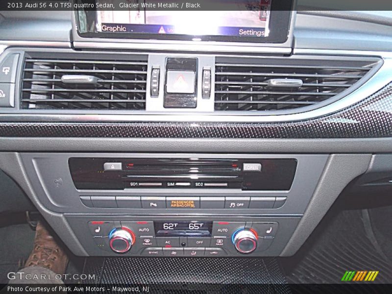 Glacier White Metallic / Black 2013 Audi S6 4.0 TFSI quattro Sedan