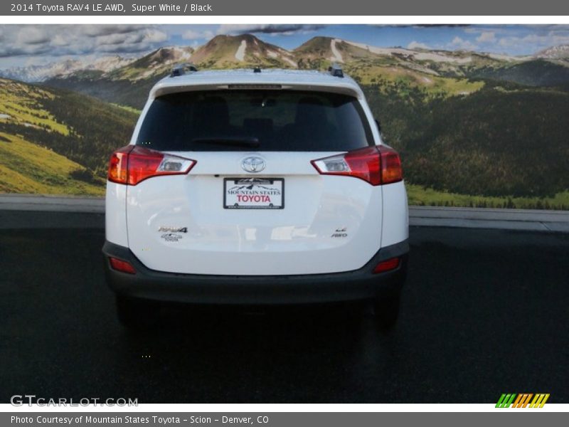 Super White / Black 2014 Toyota RAV4 LE AWD