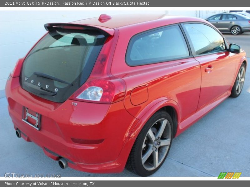 Passion Red / R Design Off Black/Calcite Flextec 2011 Volvo C30 T5 R-Design