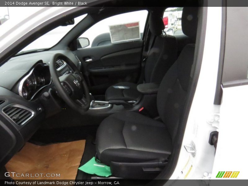 Bright White / Black 2014 Dodge Avenger SE