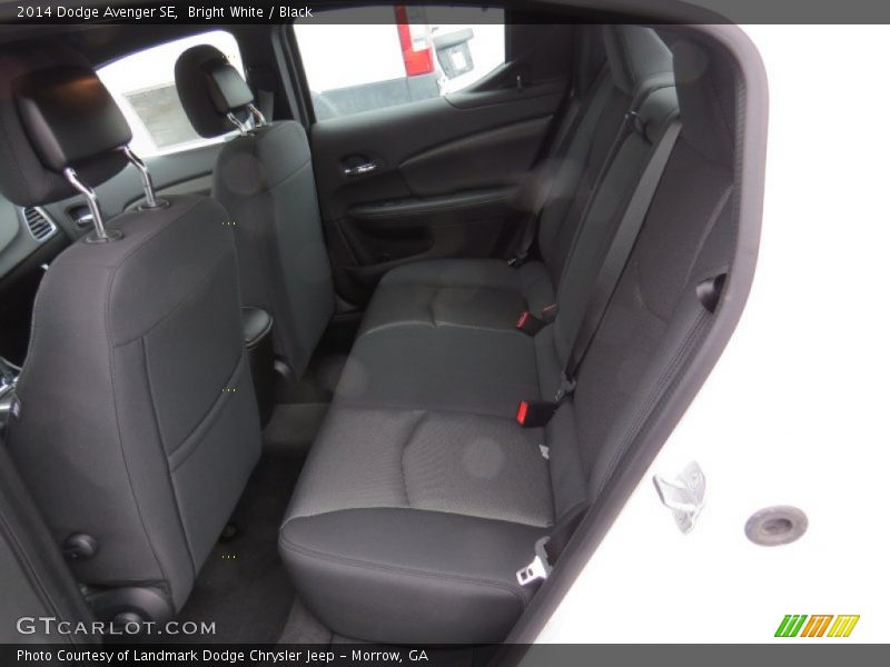 Bright White / Black 2014 Dodge Avenger SE