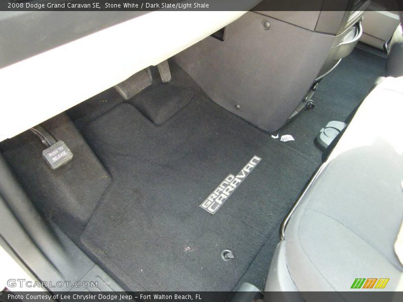 Stone White / Dark Slate/Light Shale 2008 Dodge Grand Caravan SE