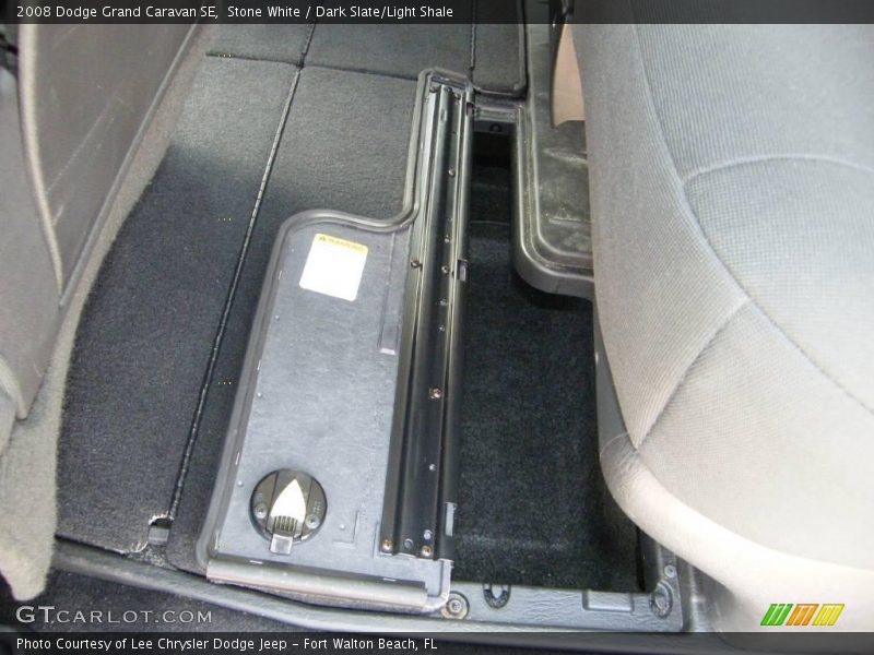 Stone White / Dark Slate/Light Shale 2008 Dodge Grand Caravan SE