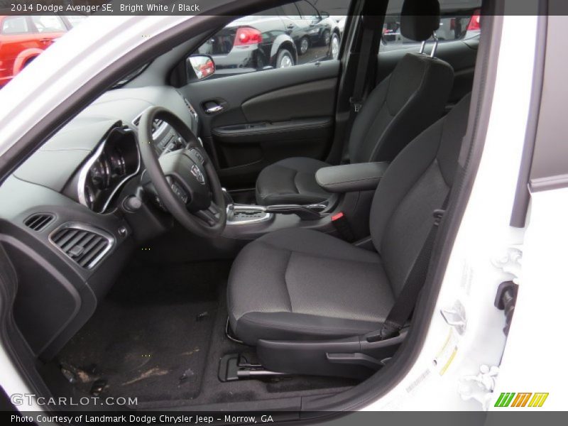 Bright White / Black 2014 Dodge Avenger SE
