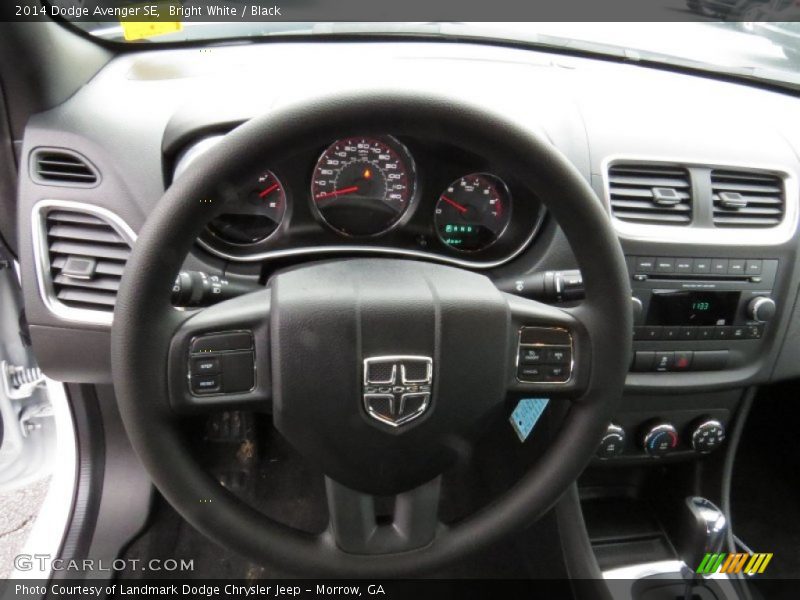 Bright White / Black 2014 Dodge Avenger SE