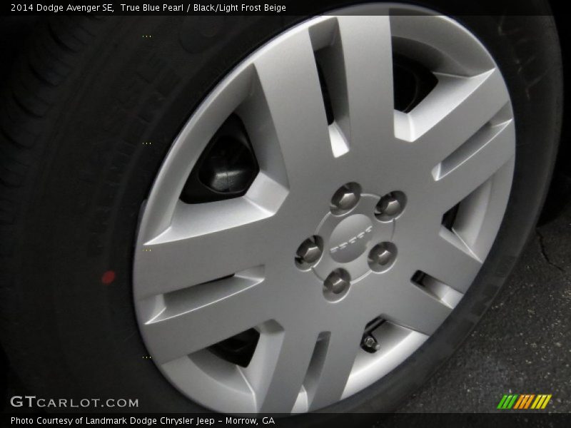 True Blue Pearl / Black/Light Frost Beige 2014 Dodge Avenger SE