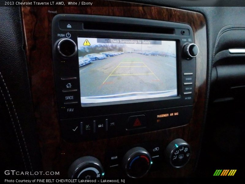 White / Ebony 2013 Chevrolet Traverse LT AWD