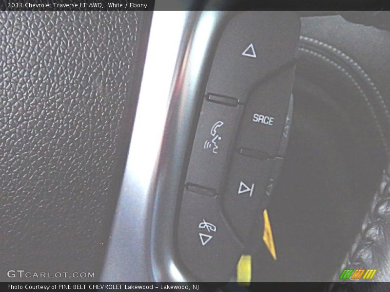 White / Ebony 2013 Chevrolet Traverse LT AWD