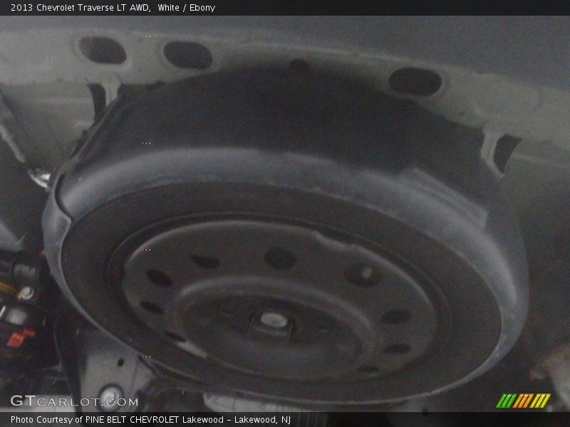 White / Ebony 2013 Chevrolet Traverse LT AWD