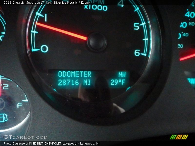 Silver Ice Metallic / Ebony 2013 Chevrolet Suburban LT 4x4
