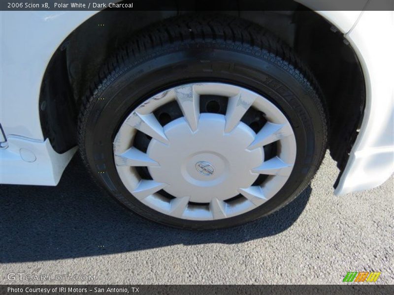 Polar White / Dark Charcoal 2006 Scion xB