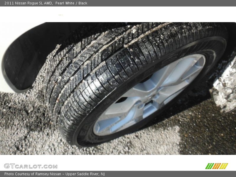 Pearl White / Black 2011 Nissan Rogue SL AWD
