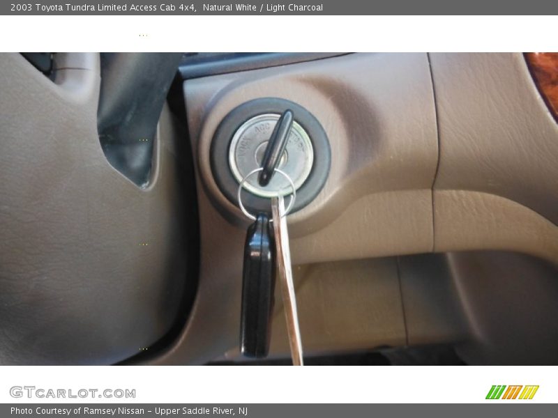Natural White / Light Charcoal 2003 Toyota Tundra Limited Access Cab 4x4