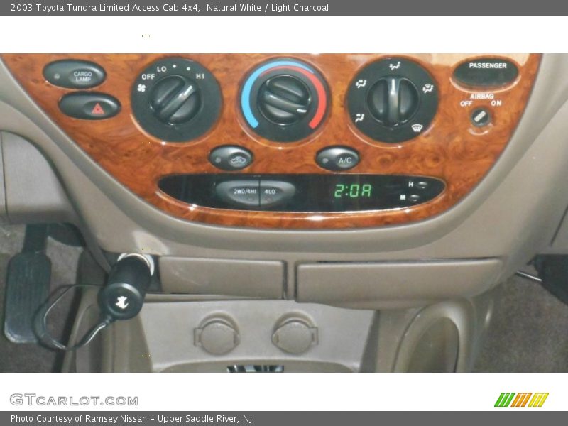 Natural White / Light Charcoal 2003 Toyota Tundra Limited Access Cab 4x4