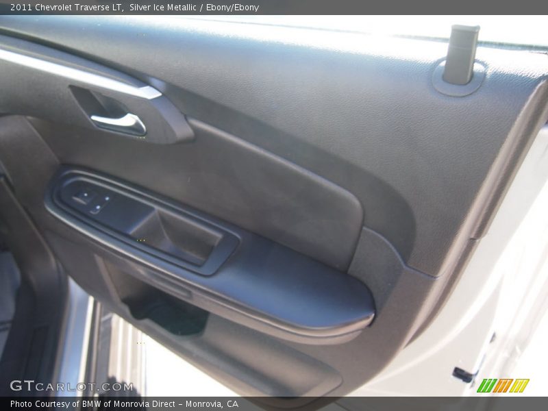 Silver Ice Metallic / Ebony/Ebony 2011 Chevrolet Traverse LT