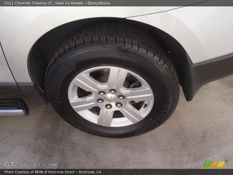 Silver Ice Metallic / Ebony/Ebony 2011 Chevrolet Traverse LT