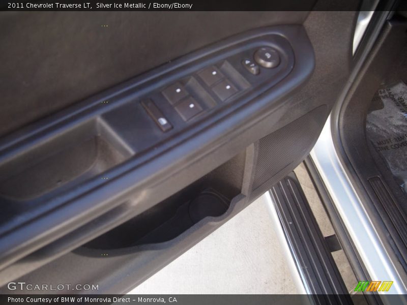 Silver Ice Metallic / Ebony/Ebony 2011 Chevrolet Traverse LT