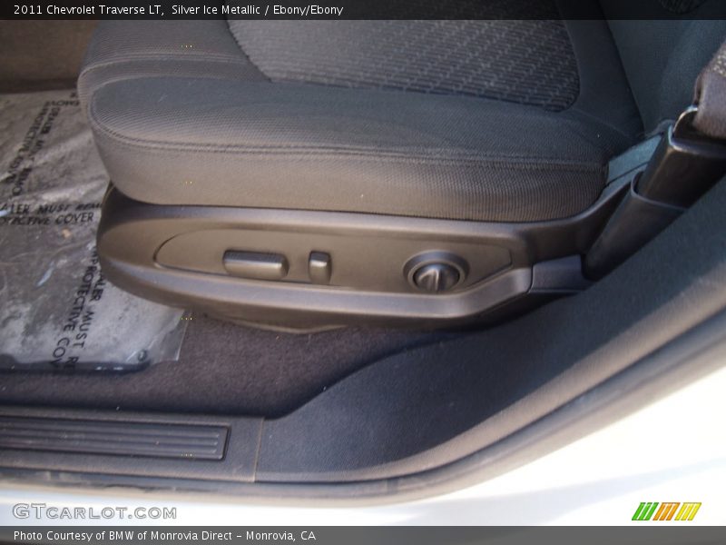 Silver Ice Metallic / Ebony/Ebony 2011 Chevrolet Traverse LT