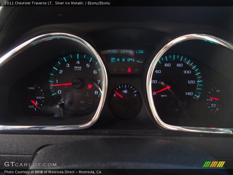Silver Ice Metallic / Ebony/Ebony 2011 Chevrolet Traverse LT