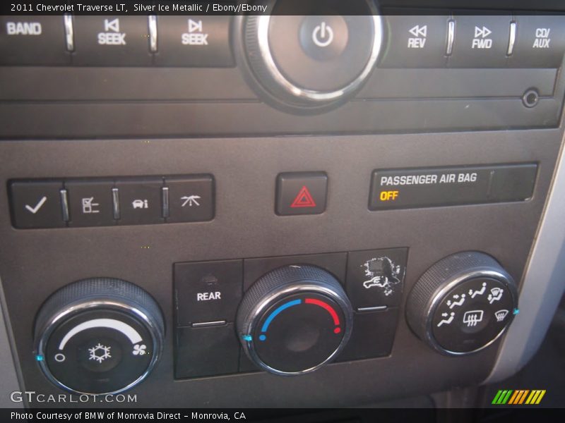 Silver Ice Metallic / Ebony/Ebony 2011 Chevrolet Traverse LT