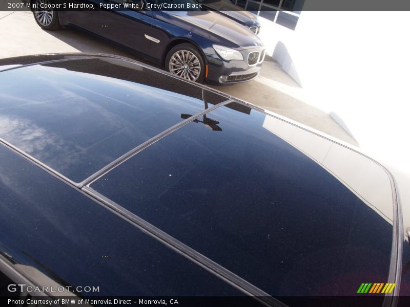 Pepper White / Grey/Carbon Black 2007 Mini Cooper S Hardtop