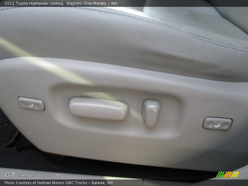 Magnetic Gray Metallic / Ash 2011 Toyota Highlander Limited