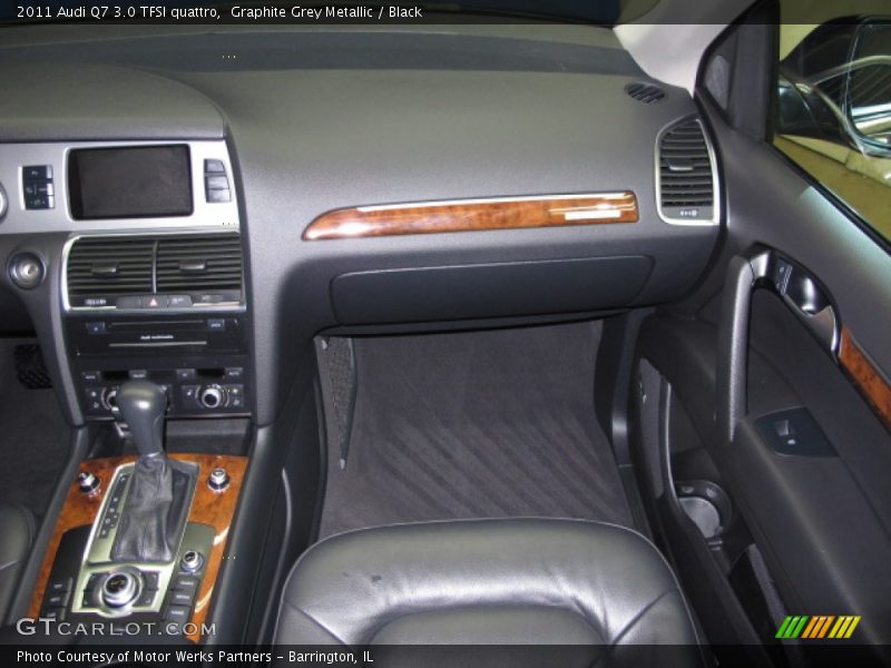 Graphite Grey Metallic / Black 2011 Audi Q7 3.0 TFSI quattro