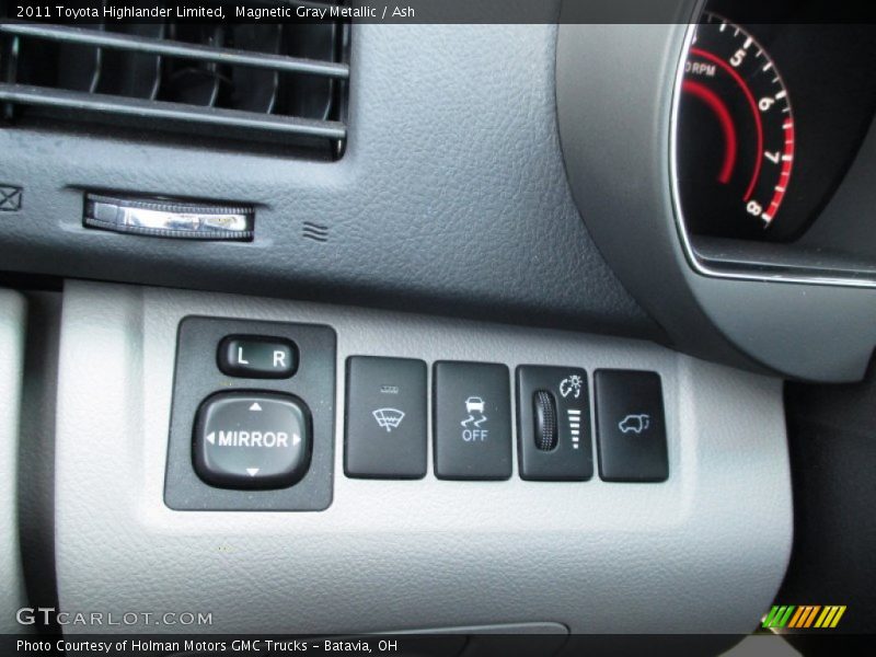 Magnetic Gray Metallic / Ash 2011 Toyota Highlander Limited