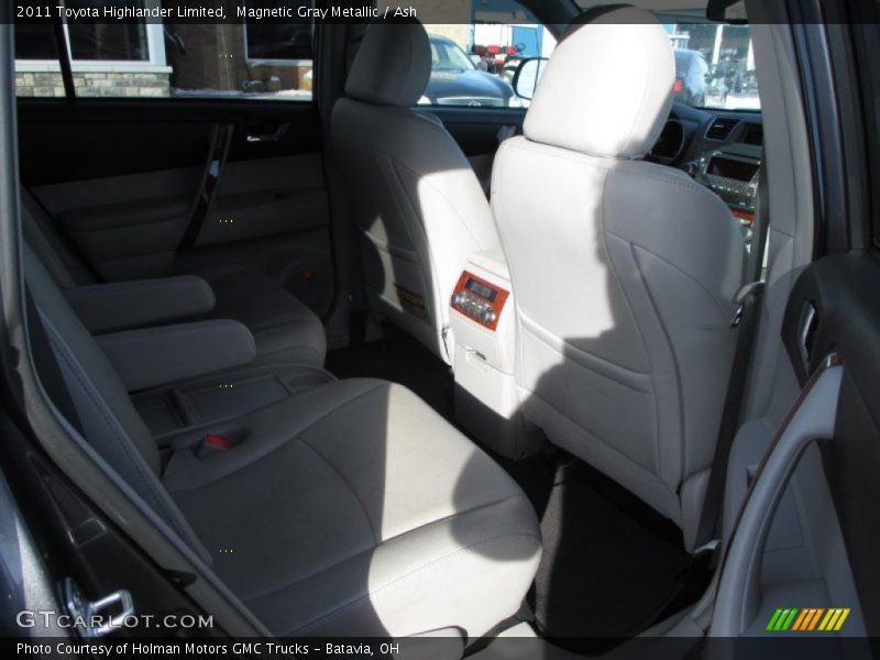 Magnetic Gray Metallic / Ash 2011 Toyota Highlander Limited